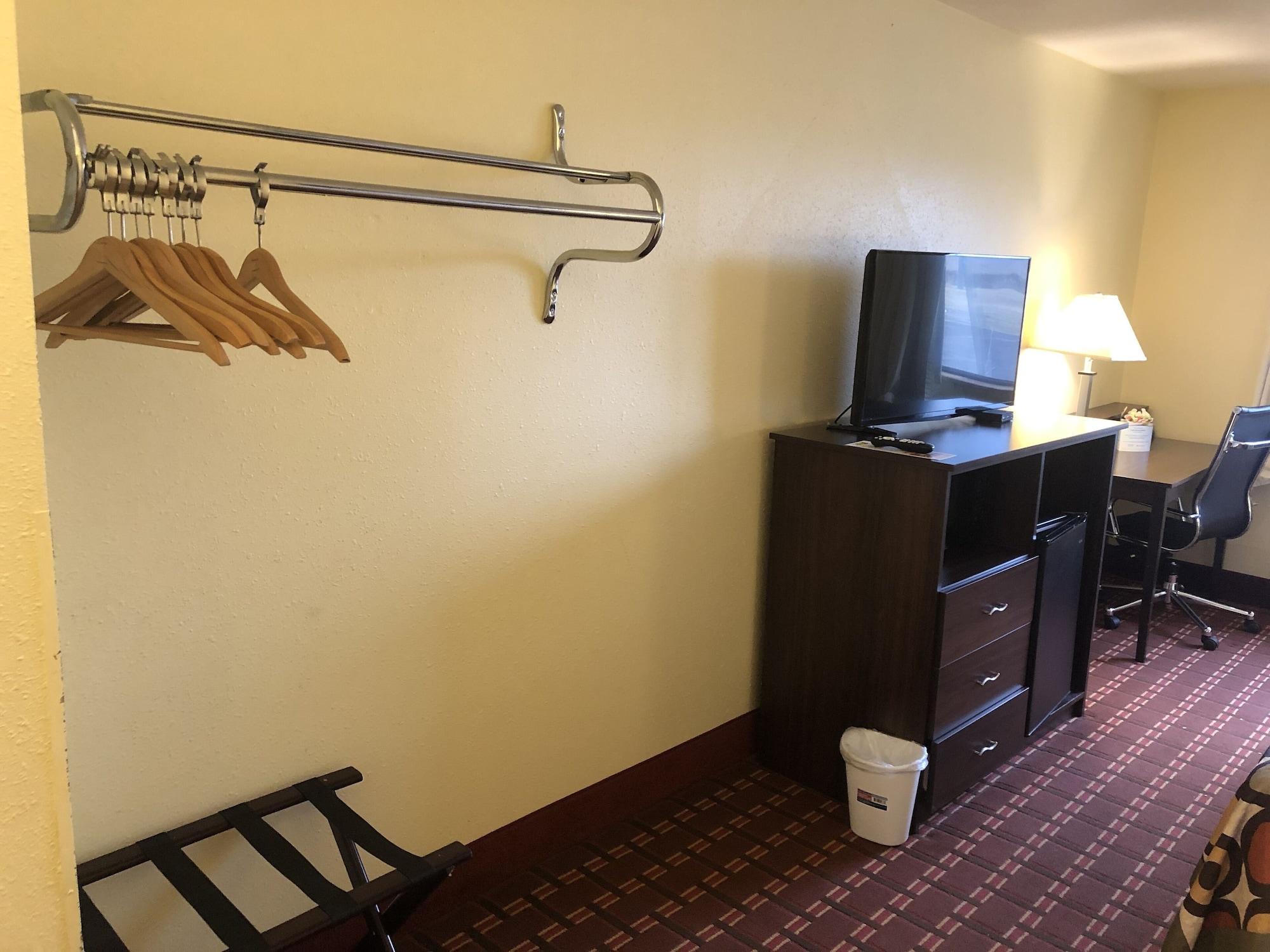 Super 8 By Wyndham Plover Stevens Point Area Extérieur photo