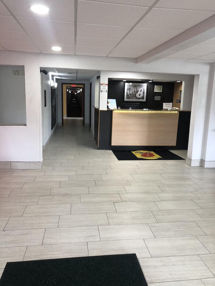Super 8 By Wyndham Plover Stevens Point Area Extérieur photo