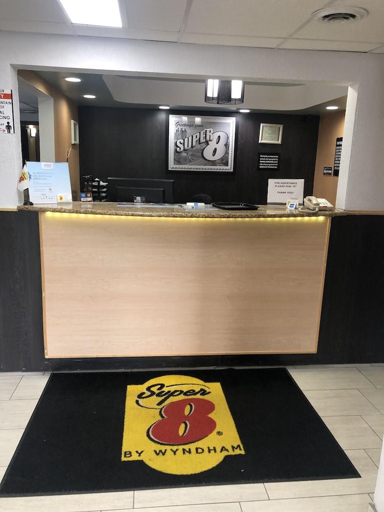 Super 8 By Wyndham Plover Stevens Point Area Extérieur photo