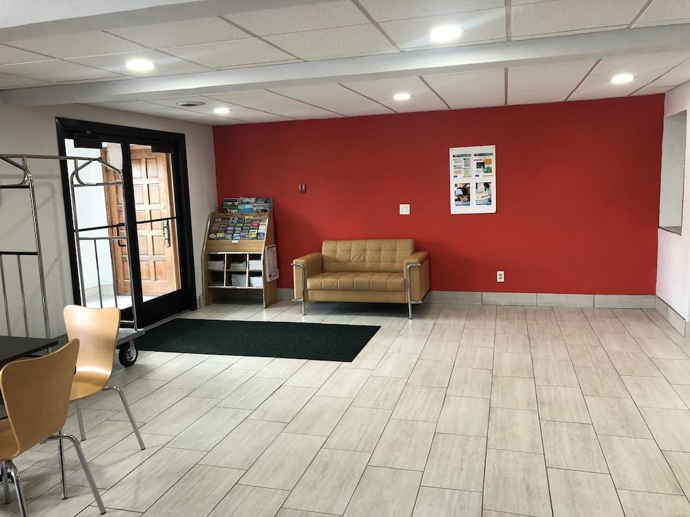 Super 8 By Wyndham Plover Stevens Point Area Extérieur photo